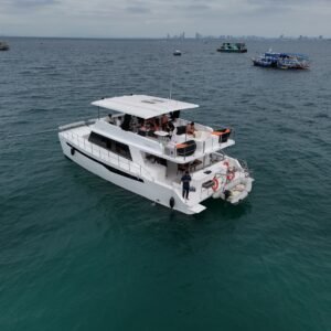 JP8 Yacht